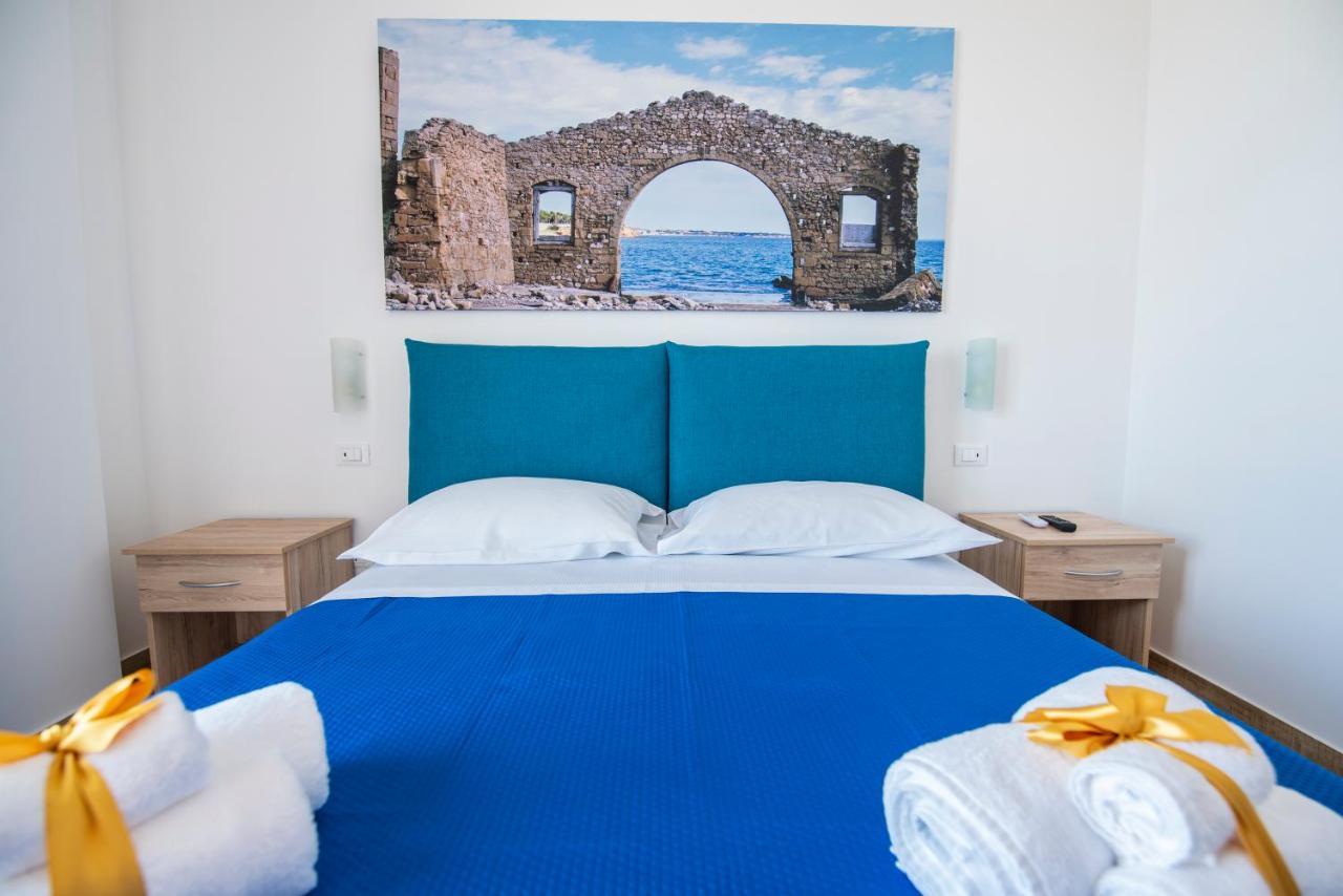 White Apartments & Spa Avola Extérieur photo