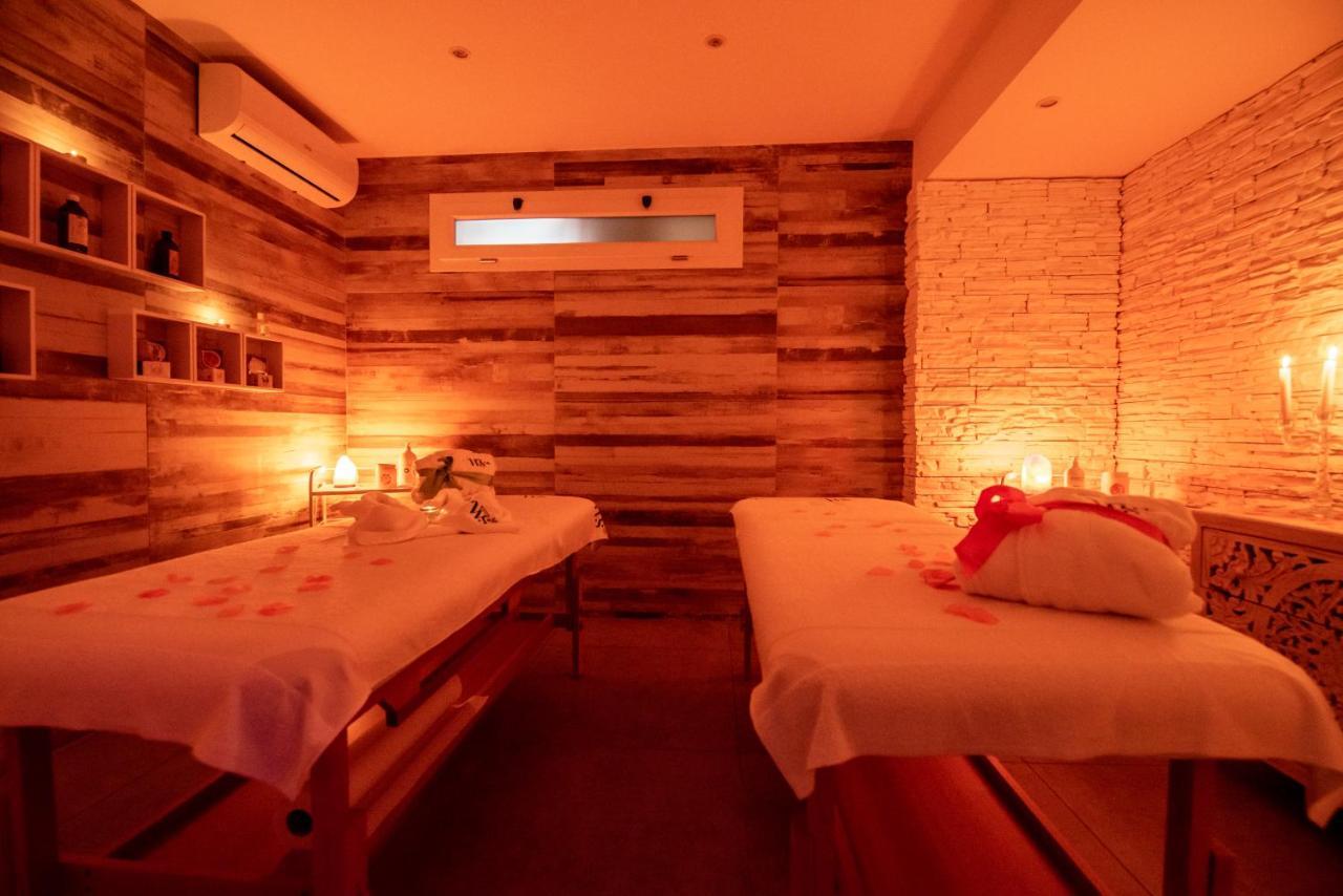White Apartments & Spa Avola Extérieur photo