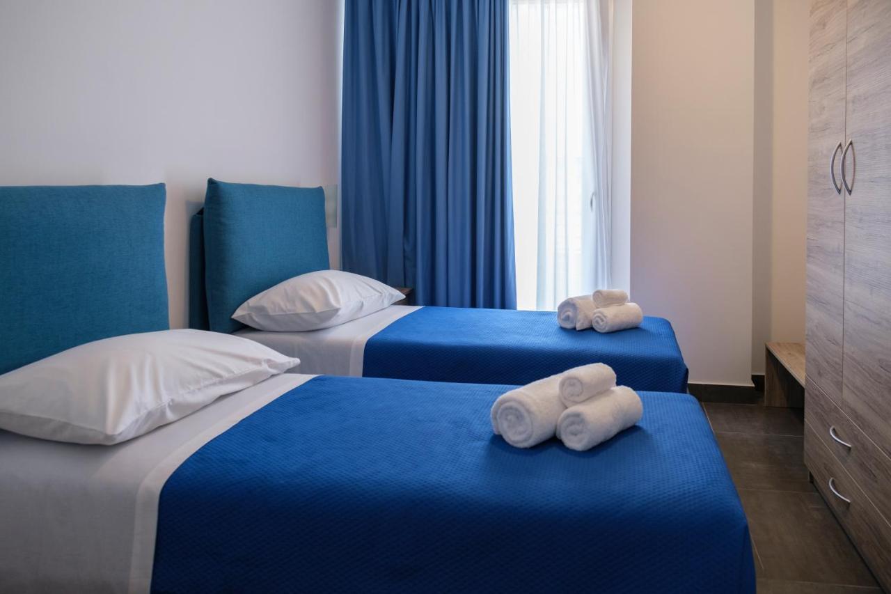 White Apartments & Spa Avola Extérieur photo