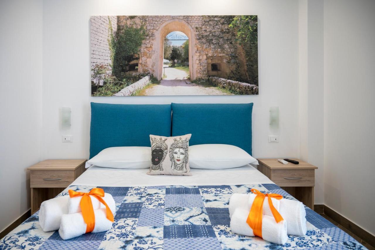 White Apartments & Spa Avola Extérieur photo