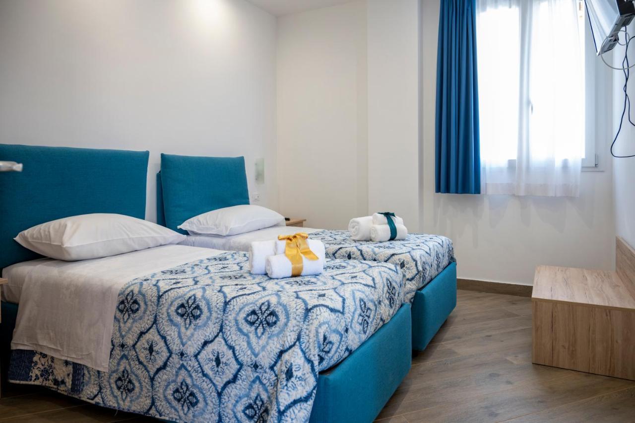 White Apartments & Spa Avola Extérieur photo