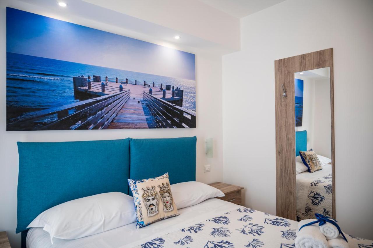 White Apartments & Spa Avola Extérieur photo